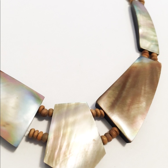 Mother of pearl toggle collar necklace - Picture 2 of 4